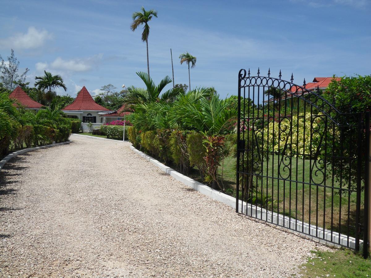 Whistling Villa Runaway Bay Dış mekan fotoğraf